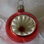 oude kerstbal deukbal rood/zilver, Diversen, Kerst, Ophalen of Verzenden, Gebruikt