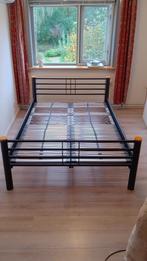 Stevig stalen bed van 140 bij 220, Ophalen, Zwart, 140 cm, Zo goed als nieuw