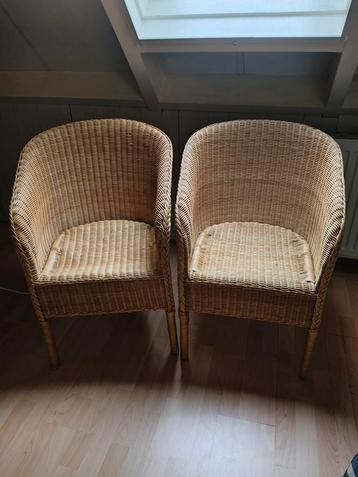 3 Rietstoelen met Kussens beschikbaar voor biedingen