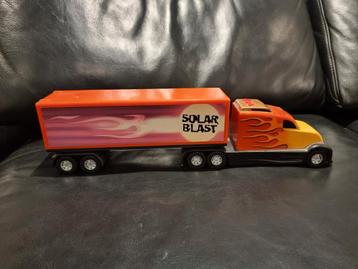 Speelgoed vrachtwagen met licht en geluid beschikbaar voor biedingen