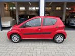Toyota Aygo 1.0-12V NW APK/5 DEURS (bj 2006), Auto's, Voorwielaandrijving, Gebruikt, 4 stoelen, 68 pk