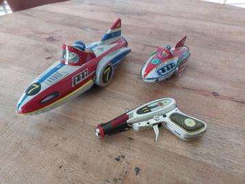 blikken speelgoed rocket racer en pistool beschikbaar voor biedingen