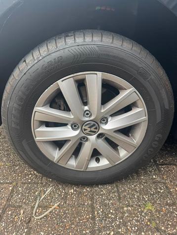 Lichtmetale velgen met banden 195/65R15 95T beschikbaar voor biedingen