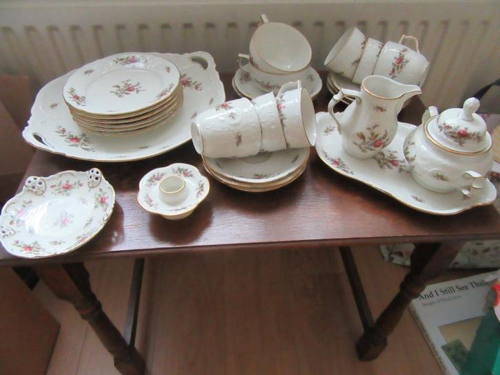Servies, Huis en Inrichting, Keuken | Servies, Zo goed als nieuw, Kop(pen) en/of Schotel(s), Overige stijlen, Porselein, Ophalen