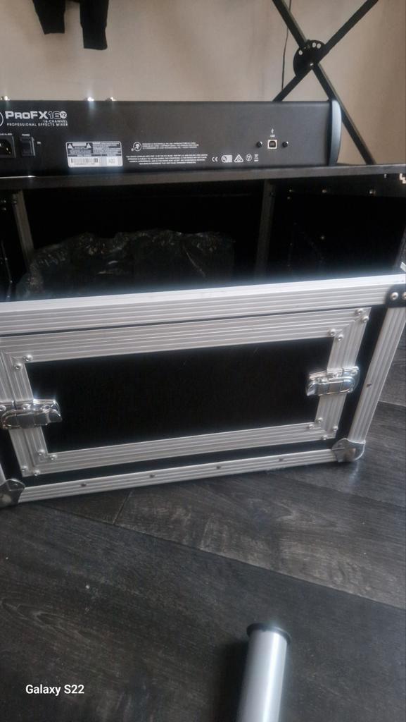 Flightcase heel netjes, Muziek en Instrumenten, Behuizingen en Koffers, Zo goed als nieuw, Overige instrumenten, Flightcase, Ophalen of Verzenden