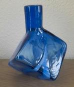 kubus vaas van blauw glas, Blauw, Ophalen of Verzenden, Minder dan 50 cm, Glas
