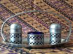 Mooi oud vintage peper, zout en mosterd uit Engeland 16 cm.
