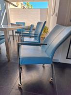 4 leuke lederen eetkamerstoelen op wieltjes, Huis en Inrichting, Stoelen, Ophalen, Gebruikt, Blauw, Leer