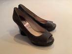 Prachtige pumps van het merk Michael Kors, maat 6 ½ (40)., Kleding | Dames, Schoenen, Pumps, Michael Kors, Bruin, Ophalen of Verzenden