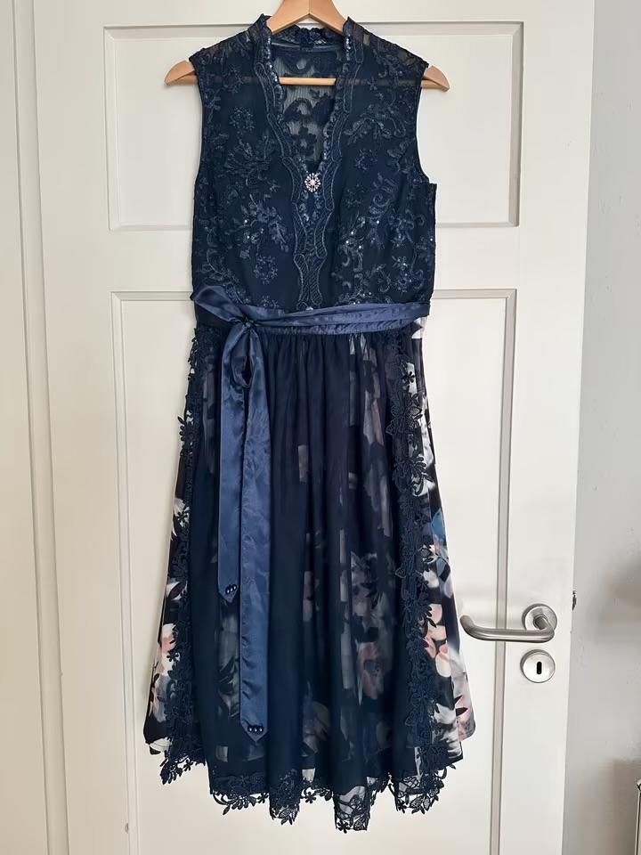 Donkerblauwe elegante Dirndl Maat 46/48, Kleding | Dames, Carnavalskleding en Feestkleding, Zo goed als nieuw, Overige thema's