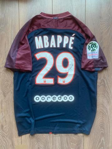 Gesigneerd shirt Mbappé PSG incl COA beschikbaar voor biedingen