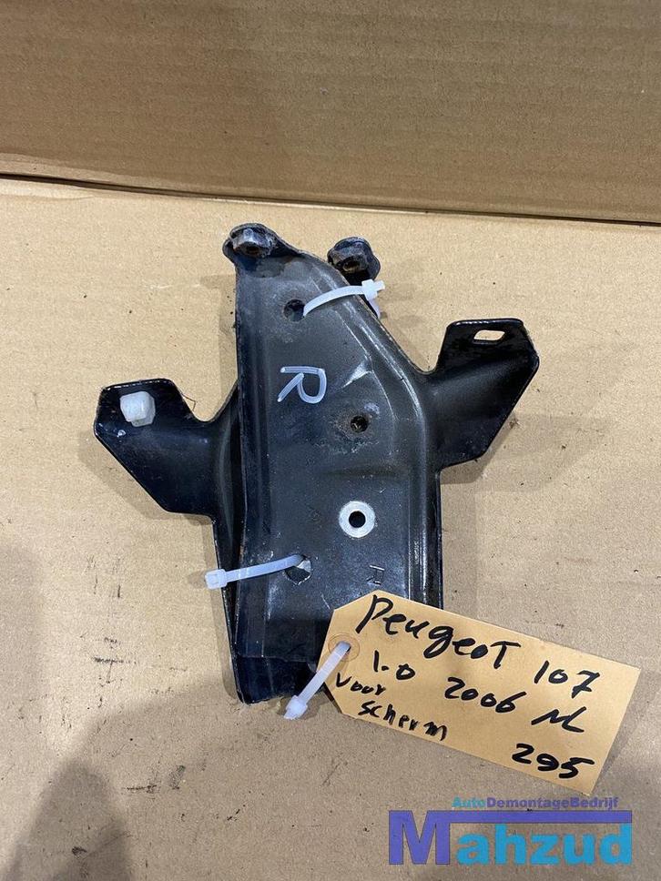 PEUGEOT 107 Links rechts voorscherm scherm steun 2005-2014, Auto-onderdelen, Carrosserie en Plaatwerk, Spatbord, Peugeot, Gebruikt