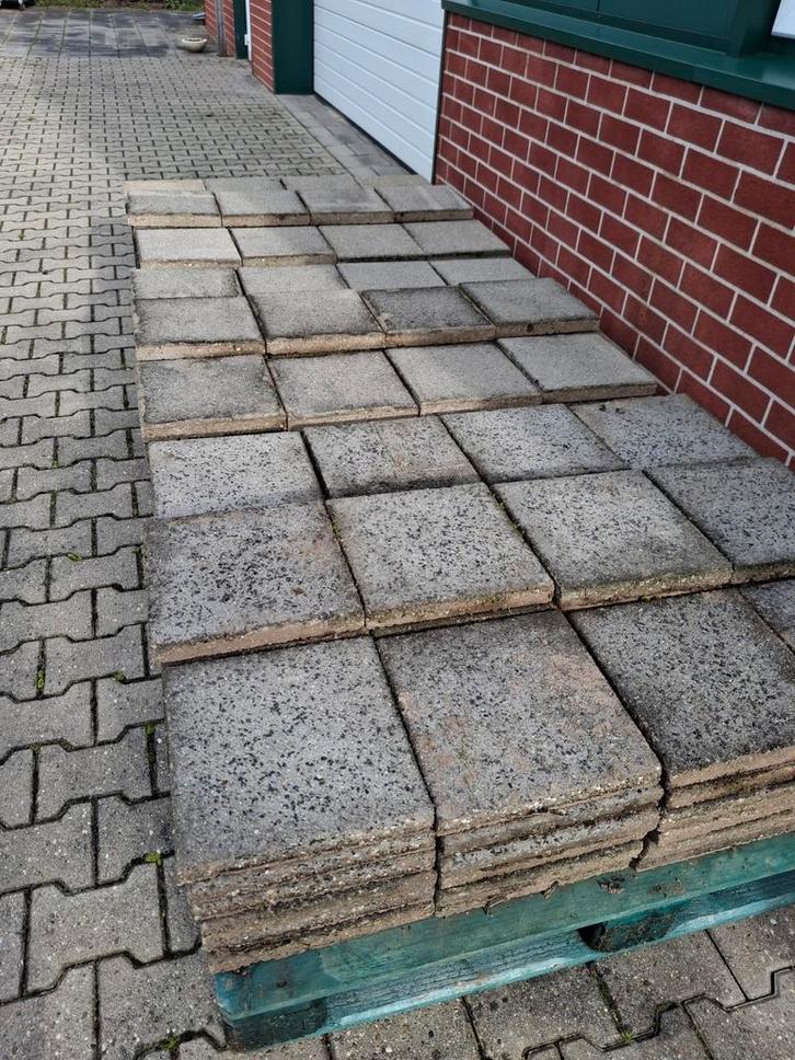 Gratis 30 bij 30 tegels, Tuin en Terras, Tegels en Klinkers, Gebruikt, Terrastegels, Beton, Ophalen