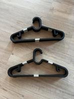 10-30 kledinghangers hangers IKEA zwart SPRUTTIG, Kleding | Dames, Kledinghangers, Ophalen