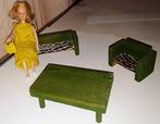 Vintage houten woonkamer meubels voor barbie poppen.Bankstel, Gebruikt, Ophalen of Verzenden, Accessoires