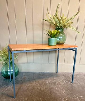Vintage salontafel jaren 60/70 teak retro industrieel tafel beschikbaar voor biedingen