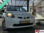 Toyota Aygo 1.0-12V Nieuwe APK, Auto's, Toyota, Voorwielaandrijving, Gebruikt, 4 stoelen, Origineel Nederlands