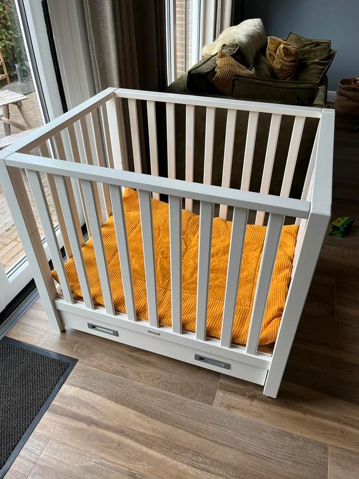 Houten box TWF met lade en wieltjes, Kinderen en Baby's, Boxen, Zo goed als nieuw, Lade, Ophalen