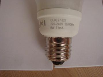 Lampen spaarlampen 9W grote fitting E27 nieuw in verpakking beschikbaar voor biedingen