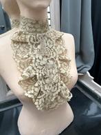 Bijzondere Kanten Jabot, veel kant, mooie kleur, Antiek en Kunst, Ophalen of Verzenden, Dames