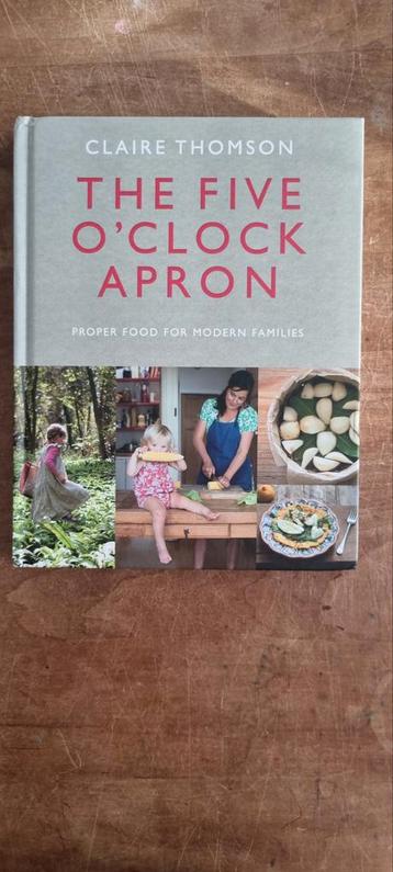 The Five O'Clock Apron - Claire Thomson beschikbaar voor biedingen