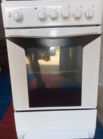 Indesit gasfornuis met heteluchtoven 50cm breed, €100,-, Witgoed en Apparatuur, Fornuizen, Ophalen, Gebruikt, Hete lucht, 4 kookzones