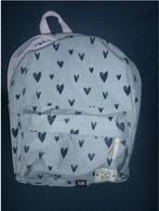 Schooltas grijs / Rugzak met hartjes / waterafstotend, 30 tot 40 cm, Minder dan 30 cm, Ophalen of Verzenden, Grijs