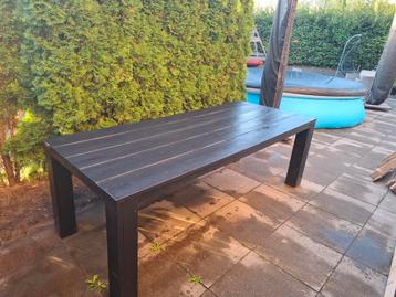 Stevige goede grote tuintafel 235 x 96 beschikbaar voor biedingen