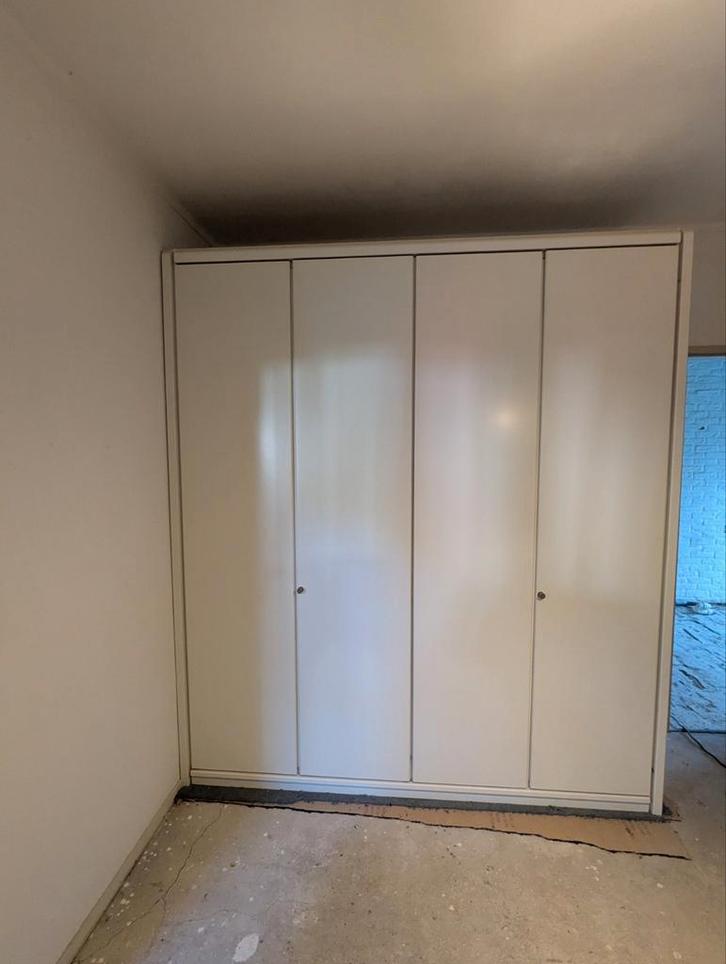 Moet nu weg:  degelijke Hülsta Now kledingkast (in Lochem), Huis en Inrichting, Kasten | Kledingkasten, Gebruikt, 150 tot 200 cm