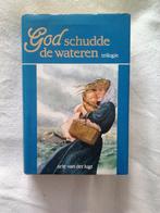 God schudde de wateren - trilogie  arie van der lugt, Boeken, Gelezen, Ophalen of Verzenden
