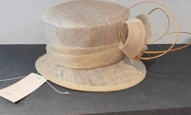 Maddox Hoed Ecru met Goud Detail, Kleding | Dames, Hoeden en Petten, Nieuw, Hoed, One size fits all, Ophalen of Verzenden
