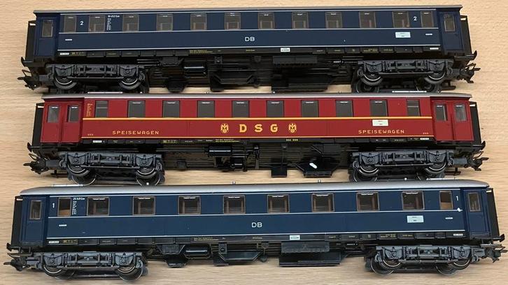 Set van 3 Märklin DB/DSG rijtuigen, Hobby en Vrije tijd, Modeltreinen | H0, Nieuw, Wagon, Wisselstroom, Märklin, Ophalen of Verzenden