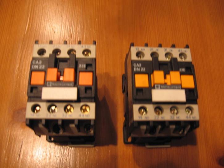 Telemecanique magneetschakelaar CA2-DN-22, 31 en 40., Hobby en Vrije tijd, Elektronica-componenten, Gebruikt, Verzenden