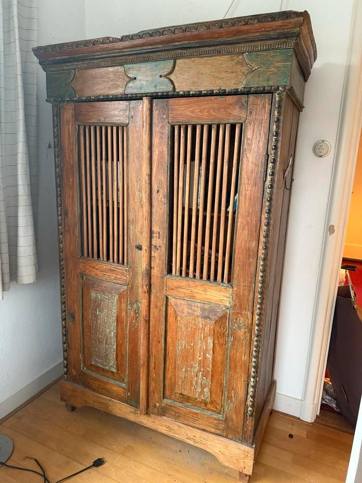 Authentieke Indiase kast hoogt 180 en breedte 111, Antiek en Kunst, Antiek | Meubels | Kasten, Ophalen