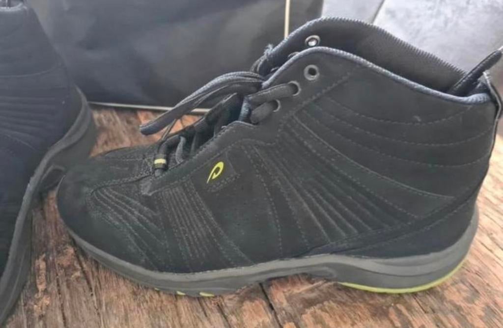 Zwarte panther sportschoenen mt 41, valt wat kleiner, Sport en Fitness, Ophalen of Verzenden, Zo goed als nieuw