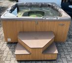 Beachcomber 550 hybrid jacuzzi met Balboa Besturing, Tuin en Terras, Bubbelbaden en Hottubs, Ophalen, Gebruikt, Filter, Vast