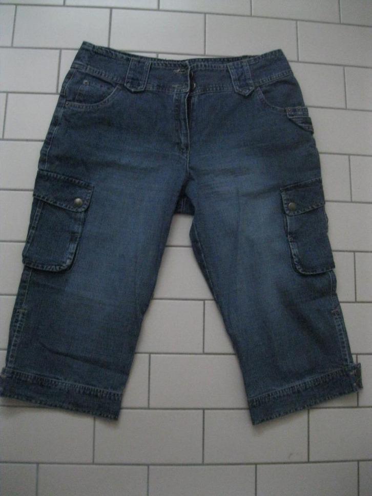 maat L, (42) 1 Revolution casuals 3/4 broek capri, Kleding | Dames, Spijkerbroeken en Jeans, Zo goed als nieuw, W33 - W36 (confectie 42/44)