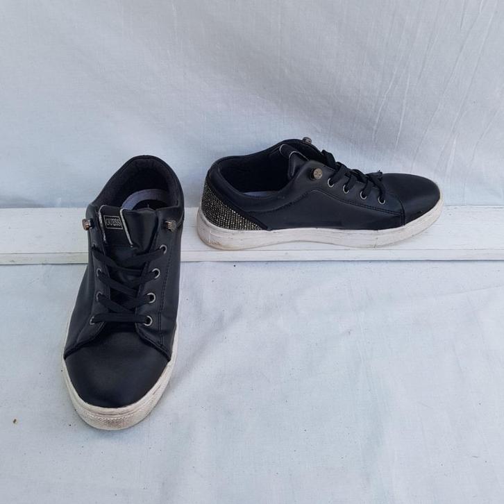 Stoere zwarte schoenen, strass. mt 37. Merk Guess, Kleding | Dames, Schoenen, Zo goed als nieuw, Sneakers of Gympen, Zwart, Ophalen of Verzenden