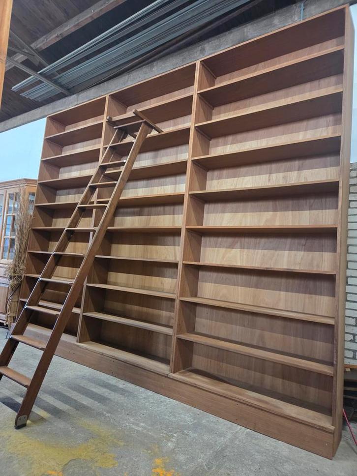 Prachtige XXL boekenkast  / bibliotheekkast  / wandkast, Huis en Inrichting, Kasten | Wandmeubels, 200 cm of meer, 300 cm of meer