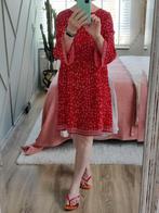 Max Studio geplooide jurk - rood met bloemenprint - maat M, Kleding | Dames, Maat 38/40 (M), Verzenden, Zo goed als nieuw, Max Studio