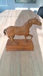 Paard op sokkel (Standbeeld), Ophalen