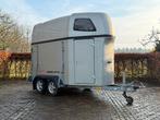 Zeer nette 1.5 paards hotra met kunstof vloer en zadelkamer, Ophalen, Hotra, Zo goed als nieuw, 1½-paards trailer