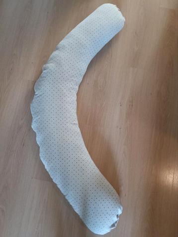 Voedingskussen met 4 hoezen beschikbaar voor biedingen