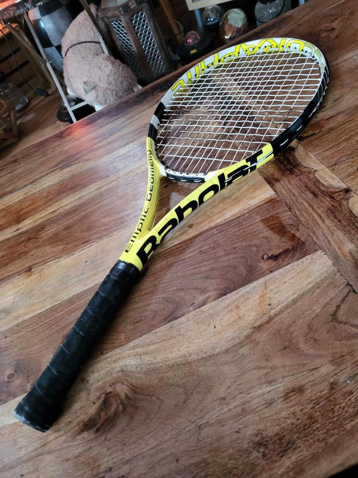 Babolat Elliptic Geometry Tennisracket 265 gram L2 Als Nieuw, Sport en Fitness, Tennis, Zo goed als nieuw, Racket, Babolat, L2