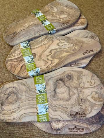 6x serveelplanken van Bowls & dishes, pure olive wood beschikbaar voor biedingen