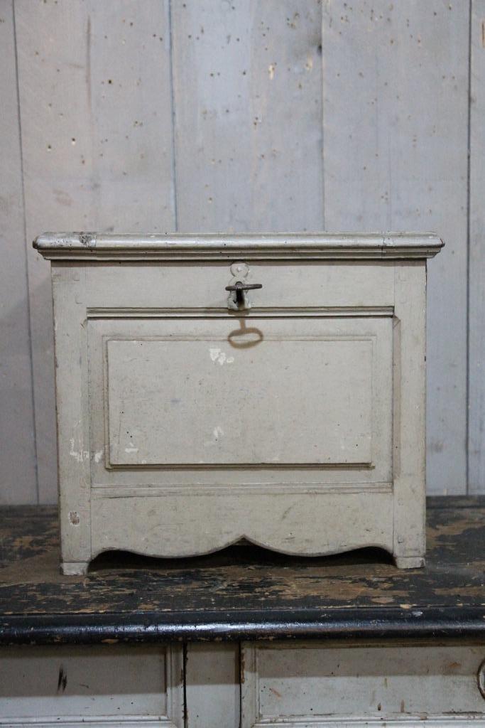 Antiek grijs kistje, Antiek en Kunst, Curiosa en Brocante, Ophalen of Verzenden