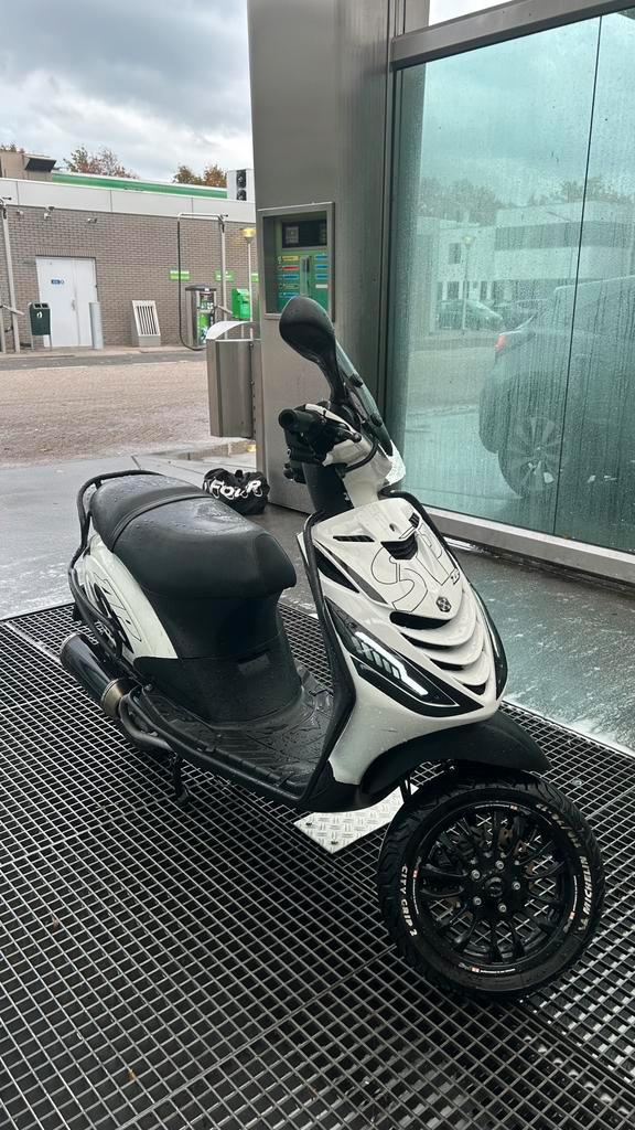 Zip 80cc SP, Fietsen en Brommers, Scooters | Piaggio, Gebruikt, Zip, Maximaal 45 km/u, Benzine, Ophalen