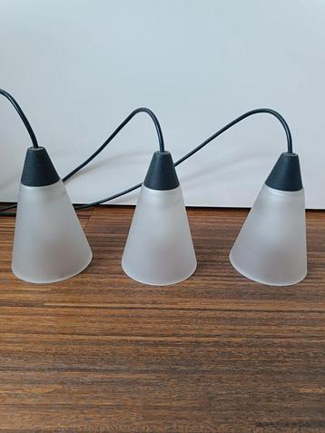 Drie leuke hanglampen  beschikbaar voor biedingen