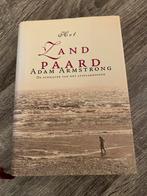 Het Land Paard - Adam Armstrong, Ophalen of Verzenden, Zo goed als nieuw, Nederland