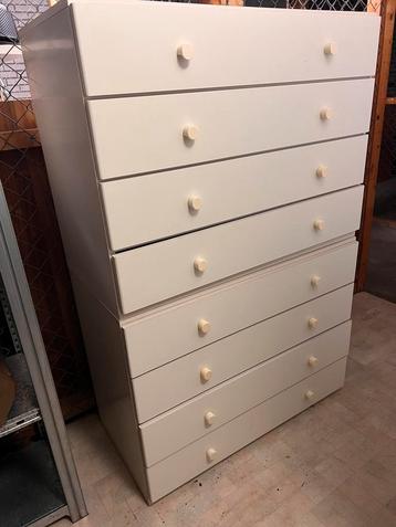 2X 4-ladenkasten  goede staat beschikbaar voor biedingen